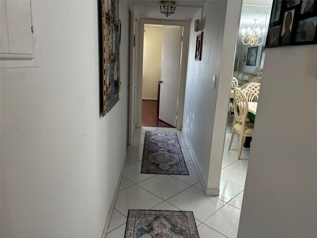 Building Photo - 2304 Lucaya Ln