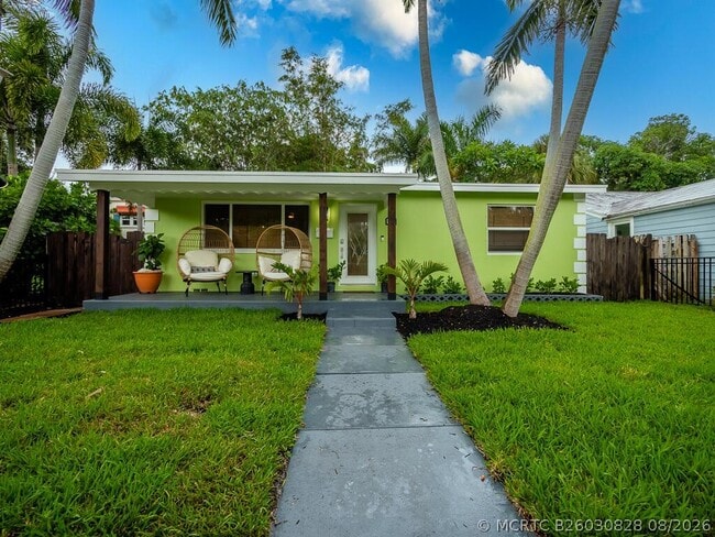 Building Photo - 418 N Palmway