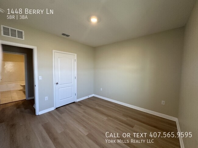 Building Photo - 1448 Berry Ln