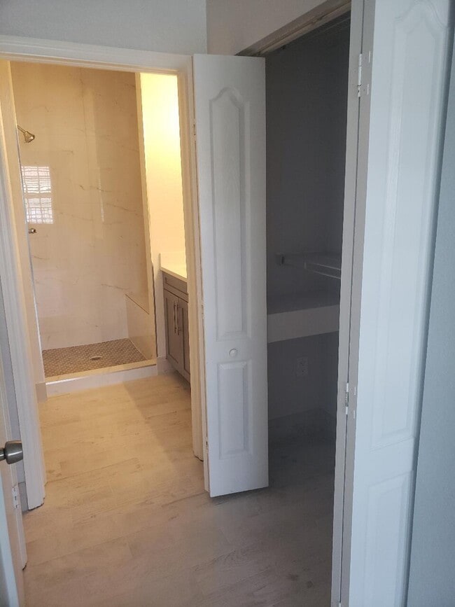 Building Photo - 1005 Belmont Pl