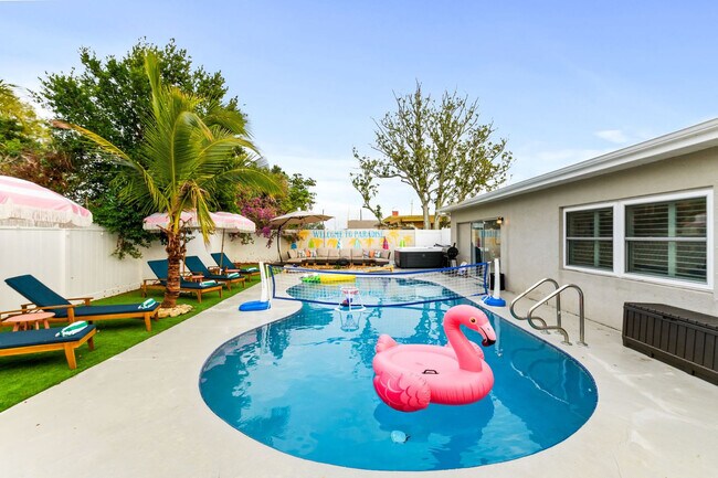 Building Photo - 12263 90th Ave