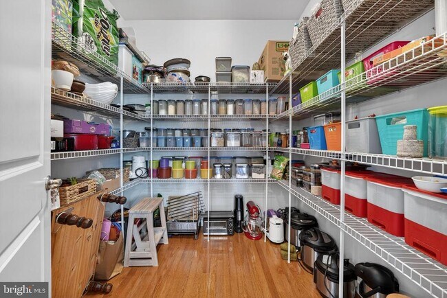 Building Photo - 40 Gina Dr