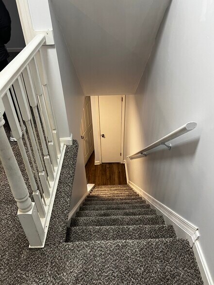 Stairs - 622 Colonial View Rd