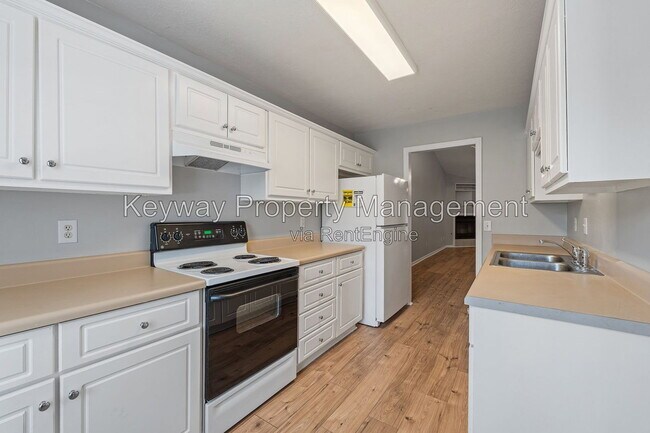 Building Photo - 107 Stonington Ln SW