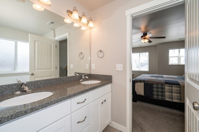 Building Photo - 794 Star Spangled Dr