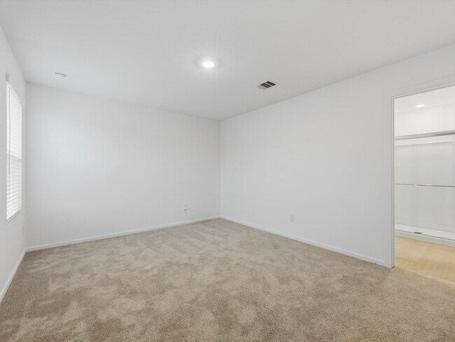 Building Photo - 25409 Carnation Ct