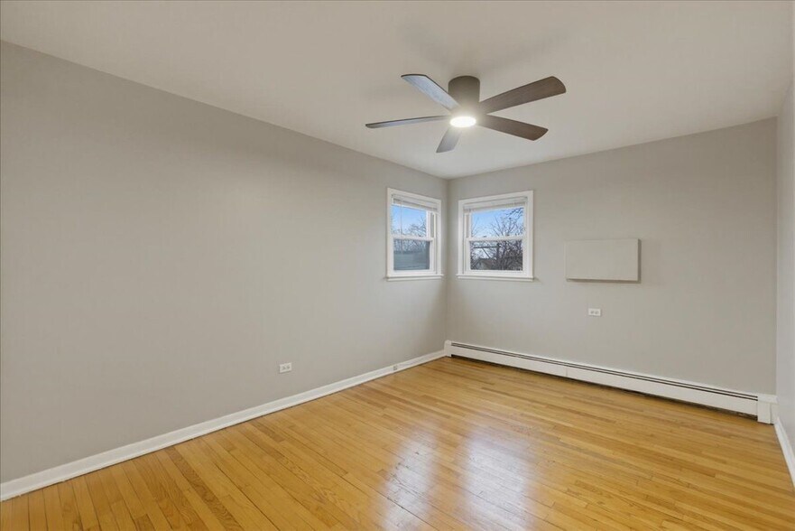 Building Photo - 8921 S Cottage Grove Ave