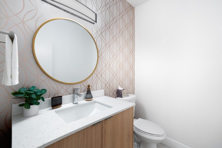 Building Photo - 826 SW 14th Ct