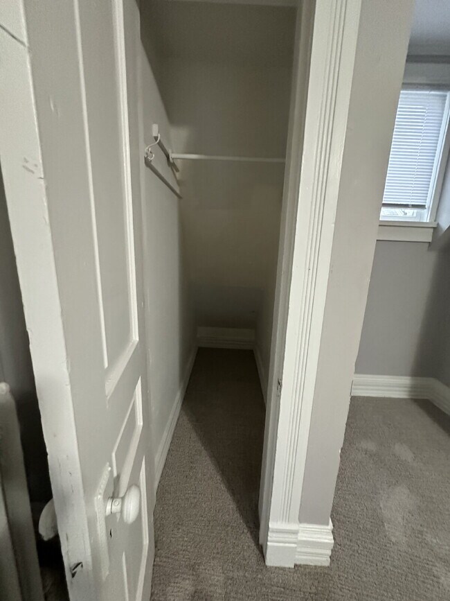 Building Photo - 747 Parker Ave