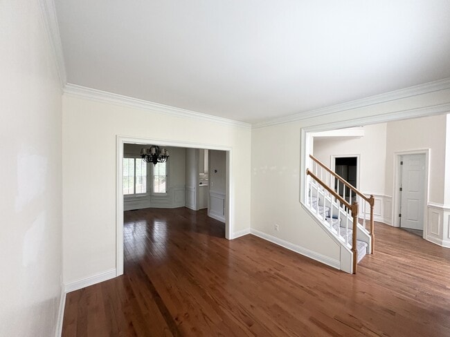 Building Photo - 403 Dogwood Way