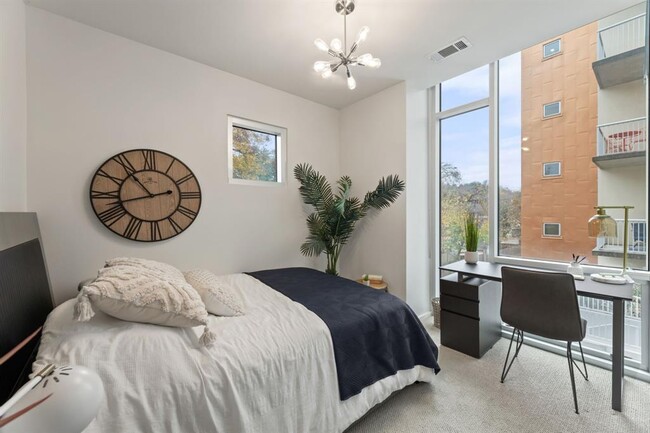 Building Photo - 1600 Barton Springs Rd