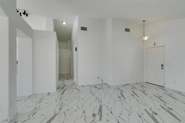 Building Photo - 3706 Lake Victoria Dr