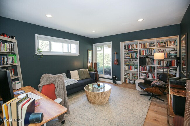 Building Photo - 947 Driftwood Cir