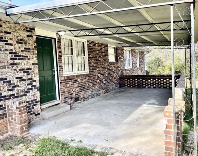 Building Photo - Single Family Home