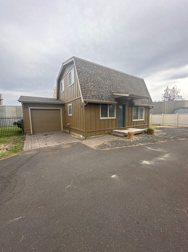 Building Photo - cle11