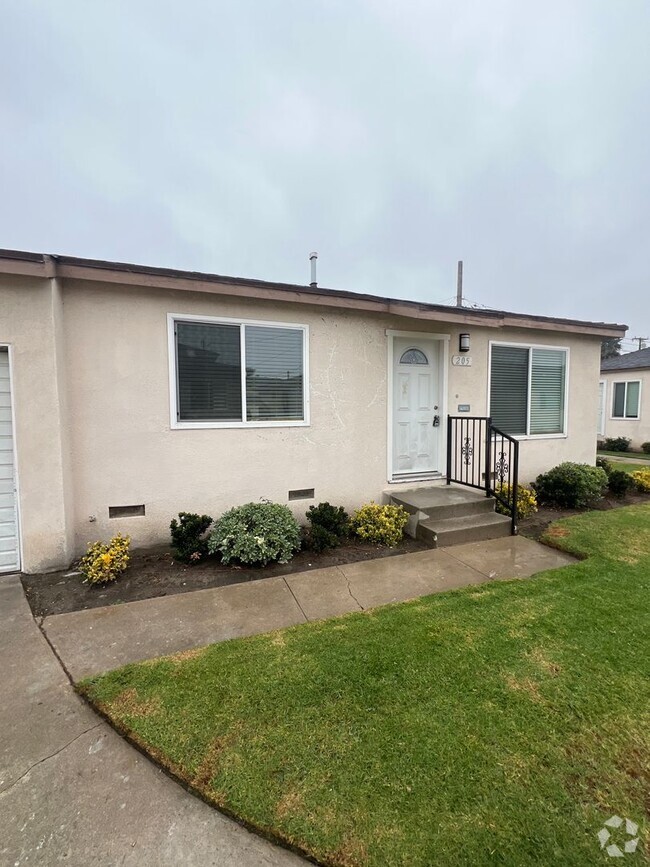 Building Photo - Oxnard - Single story 1 bedroom, 1 bathroo...