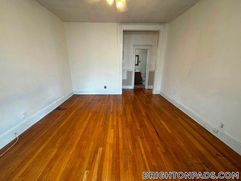 Building Photo - 313 Allston St