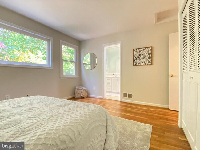 Building Photo - 11509 Parkedge Dr