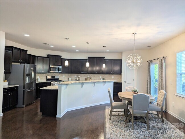 Building Photo - 132 Cherry Bark Dr