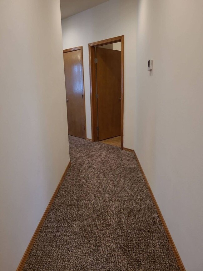 Building Photo - Cove West Neighborhood- Private Beach, Par...