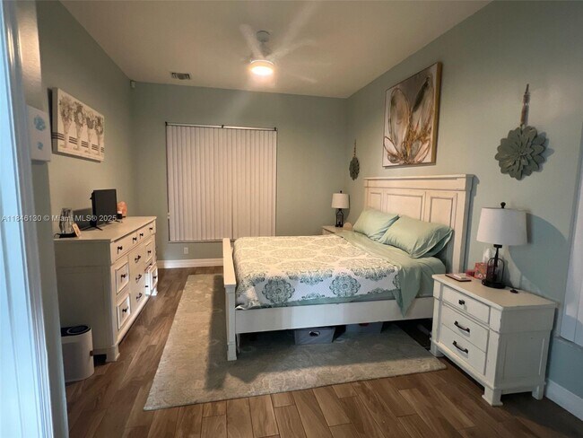 Building Photo - 6328 Hatteras Club Dr