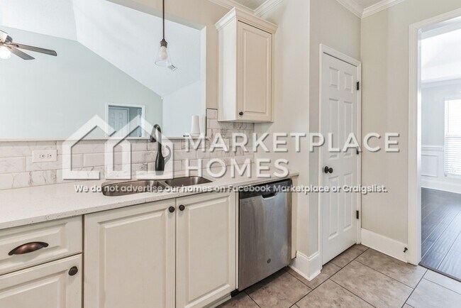 Building Photo - 803 Fenwick Ct