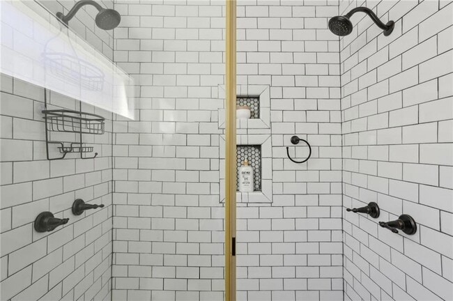 Building Photo - 1833 Flat Shoals Rd SE