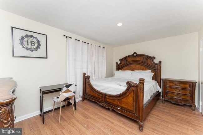 Building Photo - 1832 Metzerott Rd