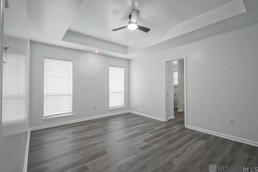 Building Photo - 14211 Parkridge Dr