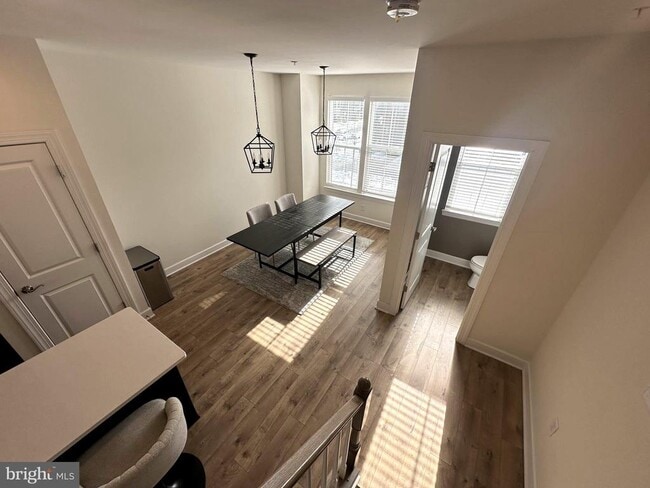 Building Photo - 127 Capital Ct