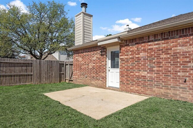 Building Photo - 11811 Skydale Dr
