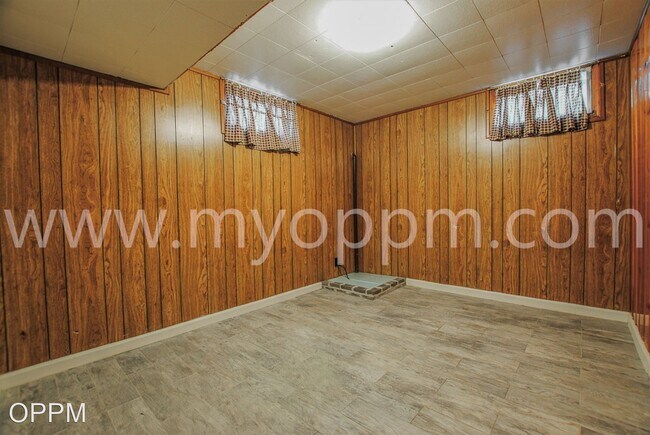 Building Photo - 2 br, 2 bath House - 4713 S. 53rd St