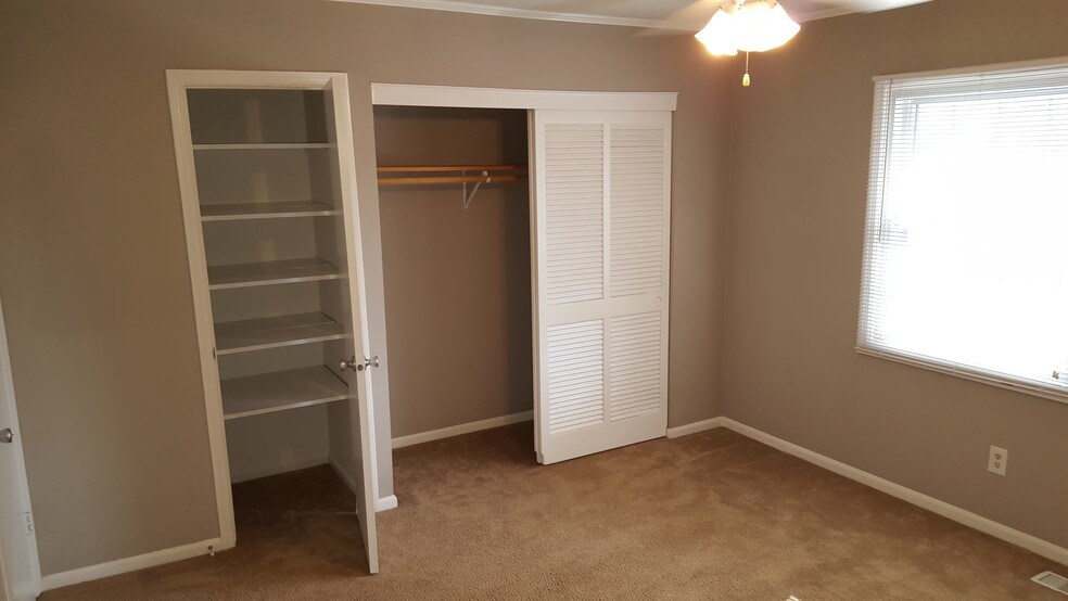 Building Photo - 3000 Golden Rd