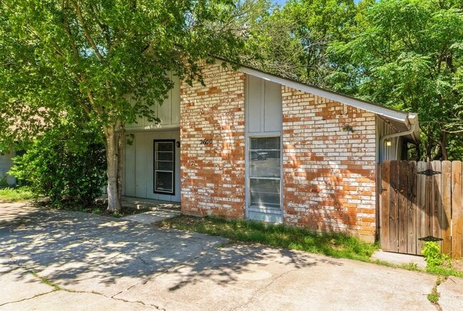 Building Photo - 2600 Brickford Cove