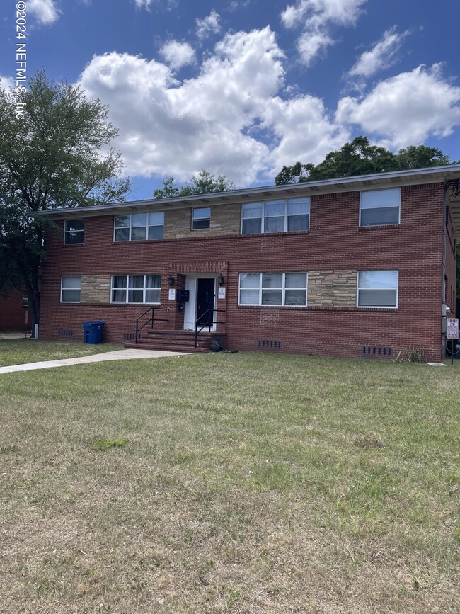 Primary Photo - 1038 Arco Dr
