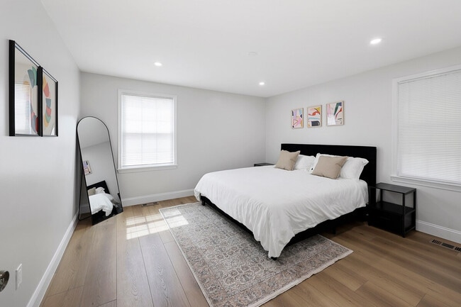 Building Photo - 6006 Queens Chapel Rd