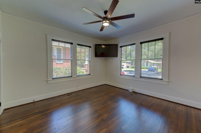 Building Photo - 2405 Sumter St