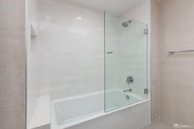 Building Photo - 219 Brannan St