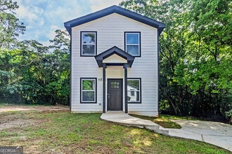 Building Photo - 115 Emily St