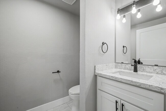 Building Photo - 332 Birch