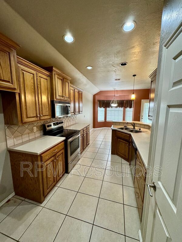 Building Photo - 12524 SW 11th St