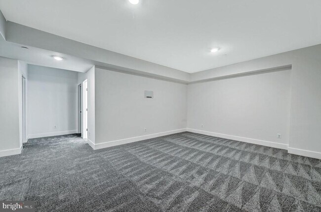 Building Photo - 8179 Bodkin Ave