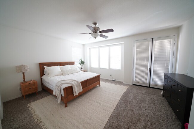 Building Photo - 28635 N Pietro Dr