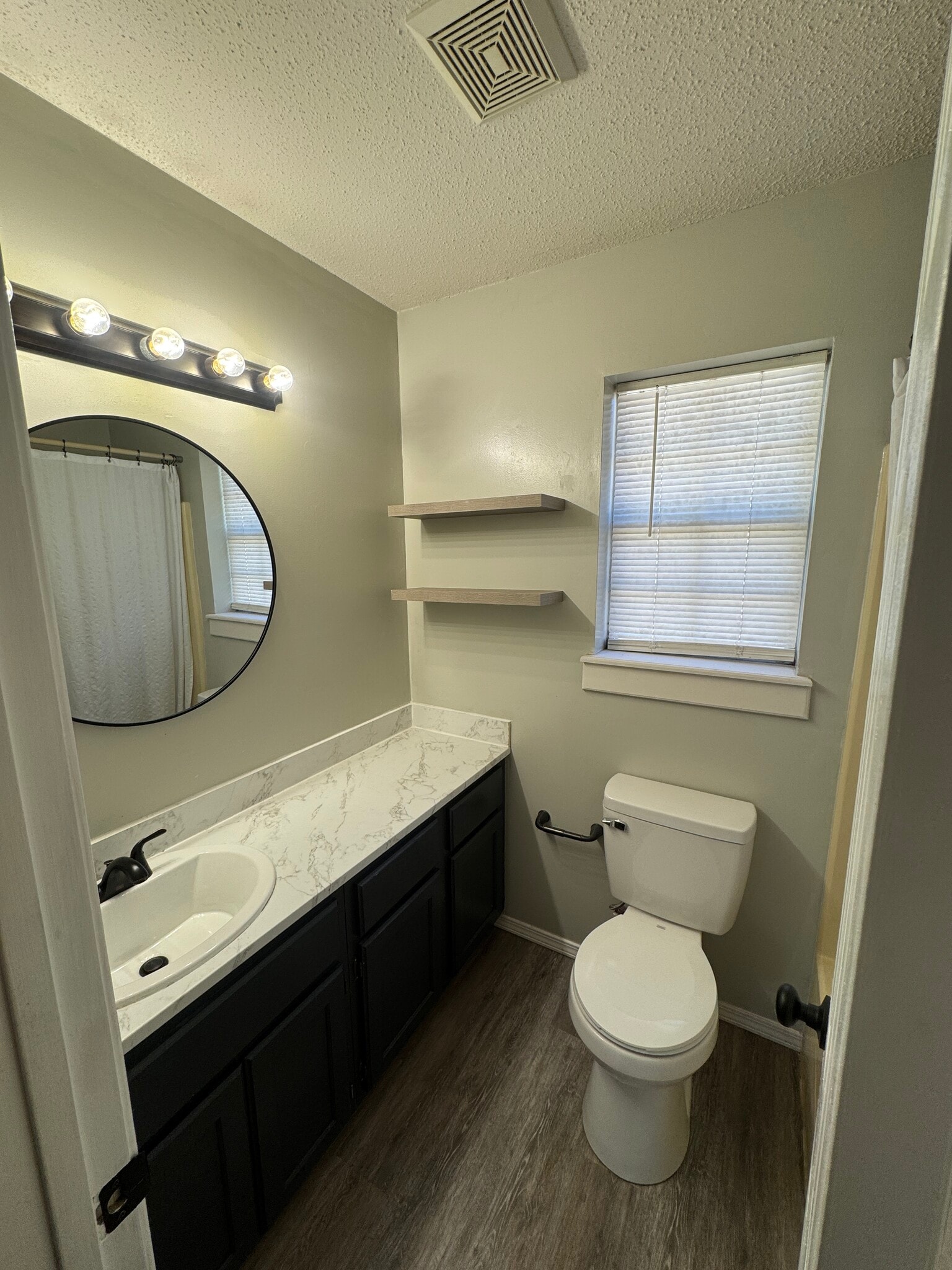 Guest Bathroom - 201 Austin Cir