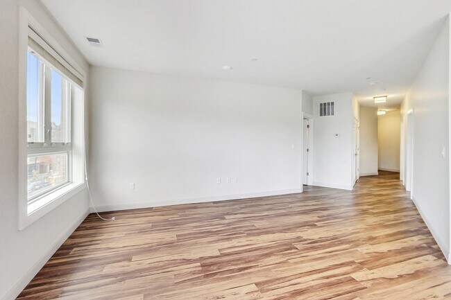 Building Photo - 555 Roger Williams Ave