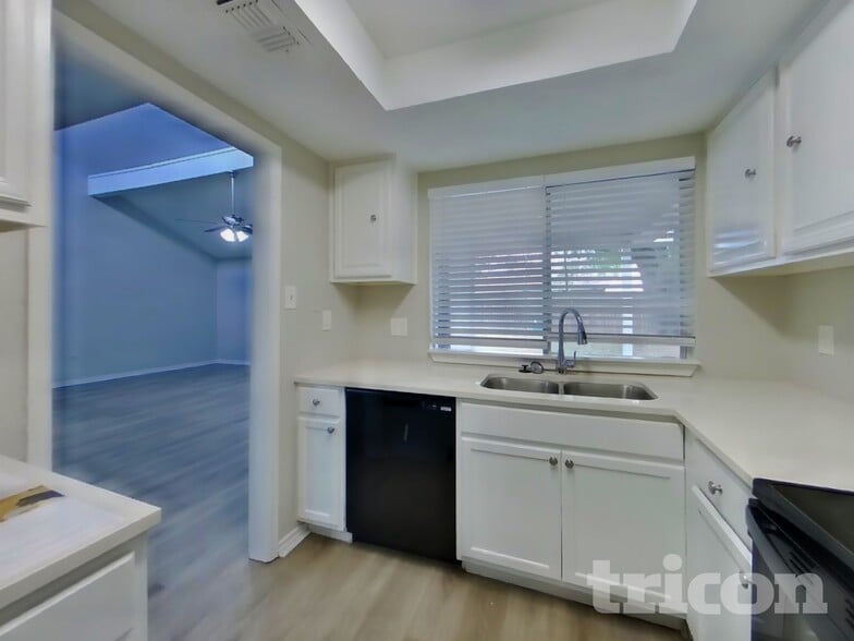 Building Photo - 16307 Bird Dog Ct