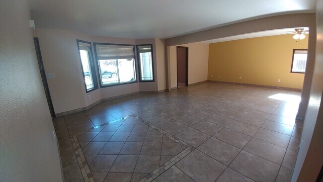 Building Photo - 4-Bed, 2-Bath Home Off Road 100 with Easy ...