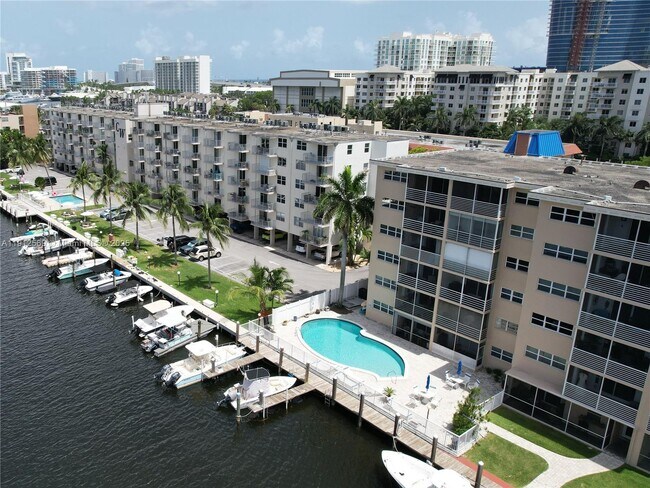 Building Photo - 1617 SE 15th St