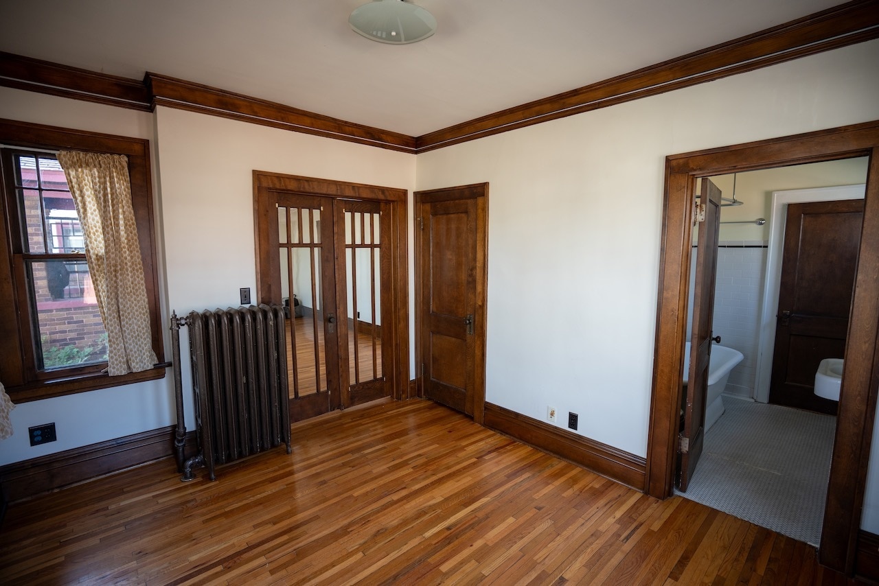 Building Photo - 707 W 44th St