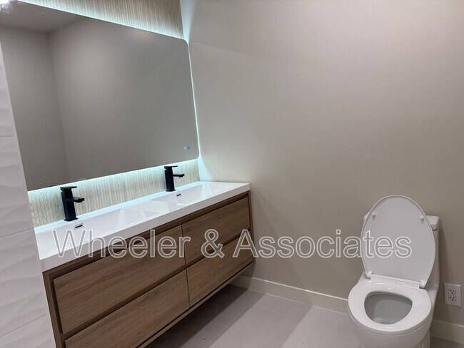 Building Photo - 4131 S Fortuna Way